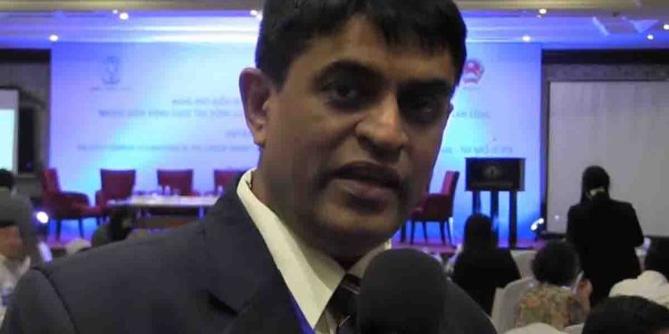 Niel Hapuhinna, the controversial Public Administration secretary, transferred to the President’s office.