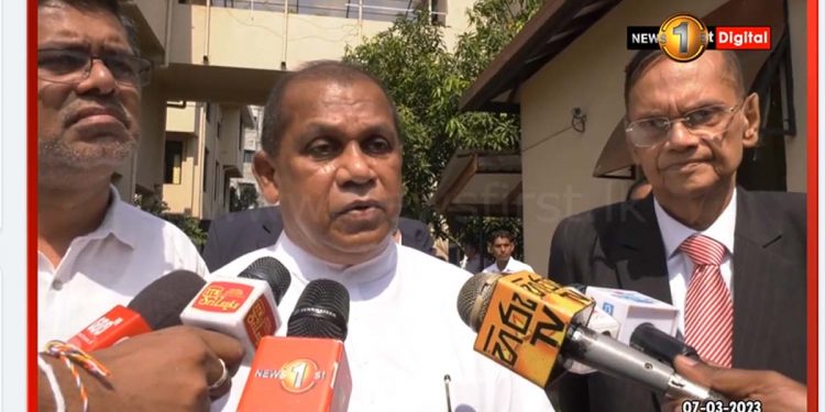 The opposition visited the election commission today to discuss the election! Hakeem-Vijitha-Rasamanikkam – Madduma Bandara-GL – Mujiber Video