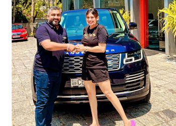 Former President Gotabaya’s Range Rover is now owned by Piyumi Hansamali! purchased for 800 lakhs!