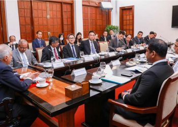 Ranil meets with representatives of Sinopec China! investing in oil import, storage, distribution, and sales!