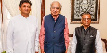 A meeting between renowned Indian diplomat Parthasarathi and Sajith! Baglay, the Indian High Commissioner, also participated. PHOTOS