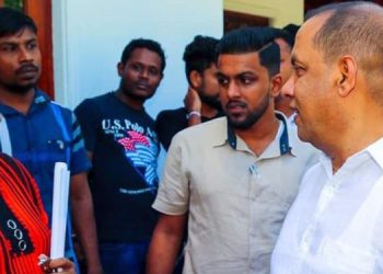 People booed Amaraweera after Bandula this time.