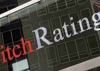 Fitch predicts a sharp depreciation of the rupee by year’s end.