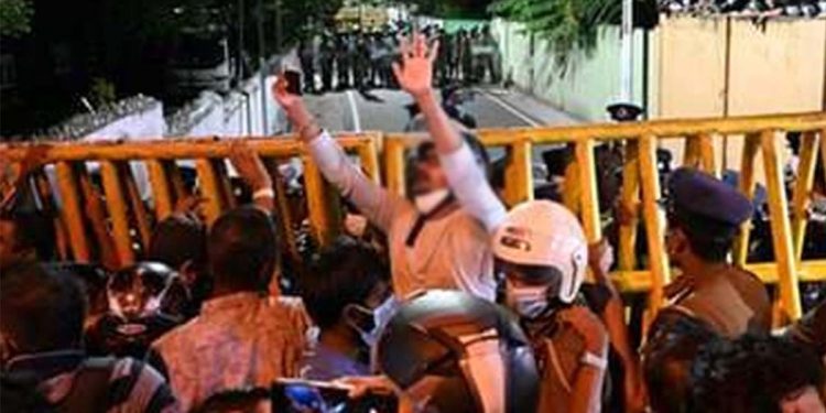 It has been one year since the battle to depose Gota began! Strugglers are expected to travel to Mirihana today! The area is heavily militarised and policed.