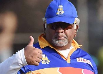 Arjuna Ranatunga, Chairman of the NSC, stated that he will not respond to any letters and will continue to perform his duties in his position.