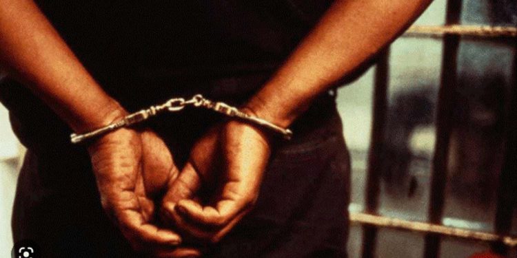 Police arrested 39 Chinese on suspicion of stealing money from other people’s bank accounts.
