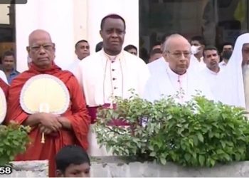 Thousands of people pour into Colombo! Kochchikade! The church bells are ringing! The prayer service has begun! LIVE VIDEO