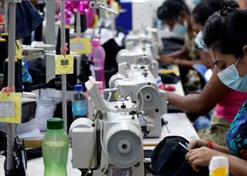 Many large-scale businesses have decided to close their doors after the new year because the business environment is unfavouarble.
