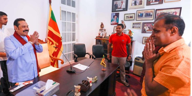 Mahinda has begun political activity by hosting a meeting of former Chairmen of Sri Lanka’s Podujana Peramuna -PHOTOS