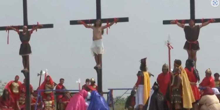 Philippines holds bloody crucifixions on Good Friday despite Catholic church objection