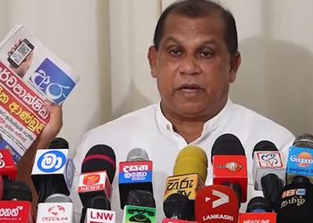 People are duped by fake news plants. The SJB’s general secretary believes that no one from the opposition will defect to the government!.