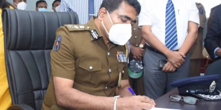 SDIG Ajith Rohana refuses to accept his transfer order and writes to the Ministry Secretary, claiming that the order is illegal!