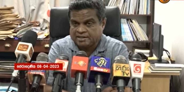 Since the government has not provided a solution, the strike by university teachers continued. VIDEO