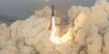 ‘Starship’ Explodes! The world’s largest spaceship explodes during launch.