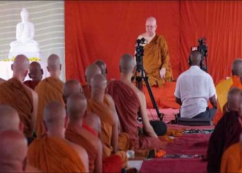 Ajahn Brahmavamso in Sri Lanka on a very busy schedule