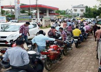 UPDATE 1-Bangladesh struggling to pay for fuel due to dollar shortage, letters show