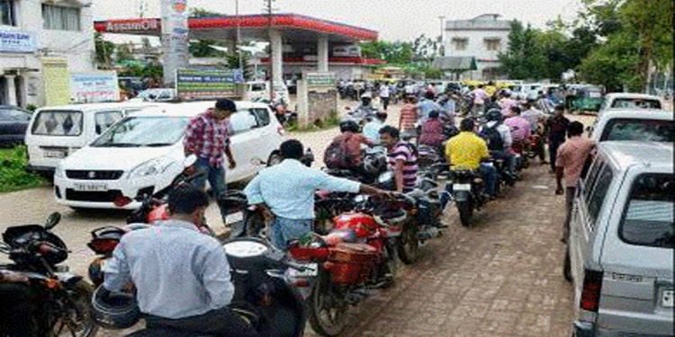 UPDATE 1-Bangladesh struggling to pay for fuel due to dollar shortage, letters show