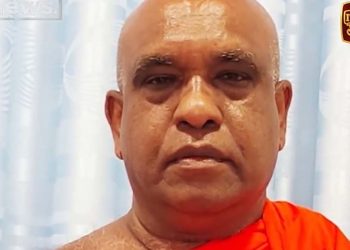 A monk who abused his mistress’s daughter was arrested,along with the child’s mother: enraged residents surrounded the temple.