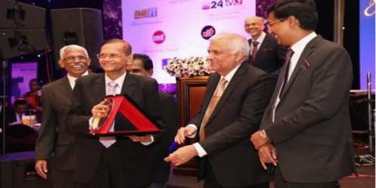 The University of Colombo Alumni Association bestows the Pinnacle Achievement Award on Professor G. L. Peiris.