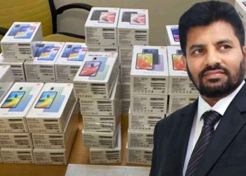 Putlam District Ali Sabri’s contraband of gold and smart phones is worth more than Seven and a half crores, according to customs.