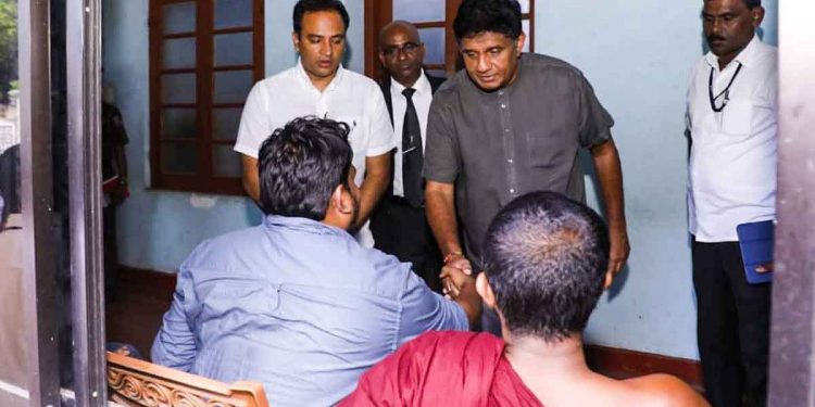 Sajith pays a visit to Ragama Hospital! Meets Wasantha Mudali and inquires about his health!