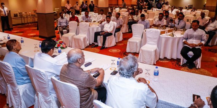 Sajith meets with opposition leaders, media heads, and newspaper editors on International Media Day! PHOTOS