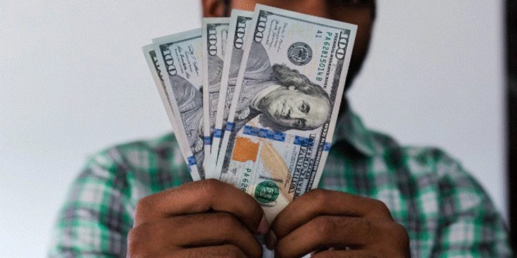 The Sri Lanka rupee closes at 305.40/60 against the US dollar, with bond yields remaining stable.