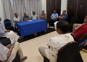 Northern Tamil MPs decline President’s meeting because Eastern Tamil MPs are not invited.