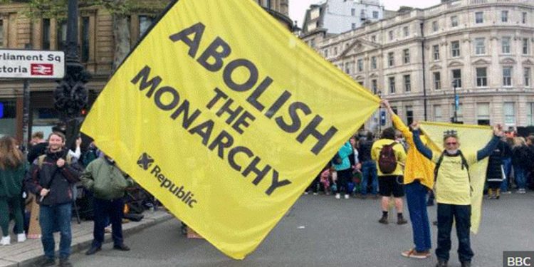 Anti-monarchy protesters gather in central London