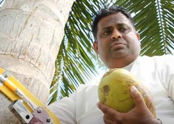 State Minister Arundika Fernando released a Chinese passenger who had entered Sri Lanka with a fake passport.