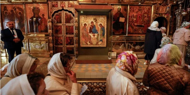 ‘Superstitious’ Putin wants Russia’s treasured icon handed to church as Ukraine war falters