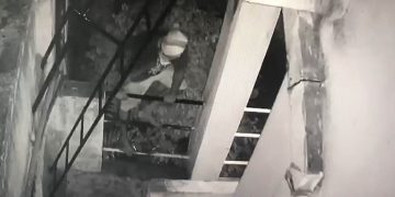 In Dehiwala, police apprehended Navy commander’s house robber.