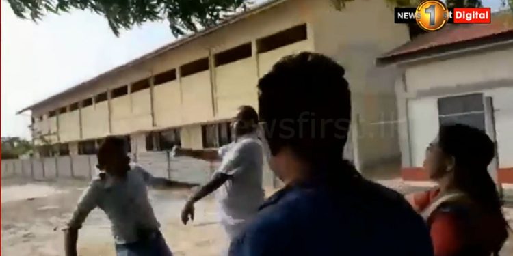 MP Gajendra Kumar Ponnambalam attacked by police in Jaffna!  I Sri Lanka Latest News