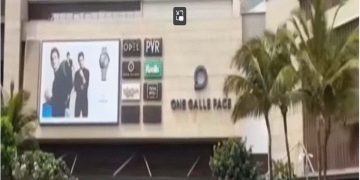 Drunken behavior of excise officers injures several people in the ‘one Galle face’ restaurant and admitted to the hospital  I  Sri Lanka Latest News