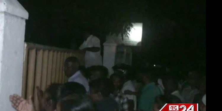 Haguranketha police had to fire 38 shots into the air to disperse an unruly mob attempting to enter the station premises and demand the arrest of suspects! I Sri Lanka Latest News