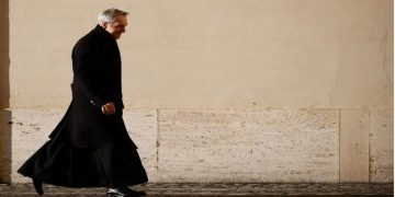 Pope Francis orders ex-aide of Pope Benedict to leave Vatican I Sri Lanka Latest News