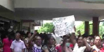 Discrepancies in selection of ‘ Aswasuma’ recipients trigger nationwide protest by ‘Samurdhi’ beneficiaries I Sri Lanka Latest News    