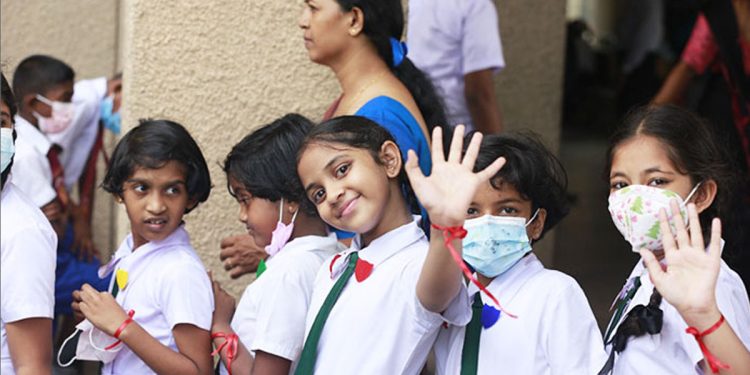 The third phase of the first school term starts today! A special program to prevent dengue in schools!  I Sri Lanka Latest News