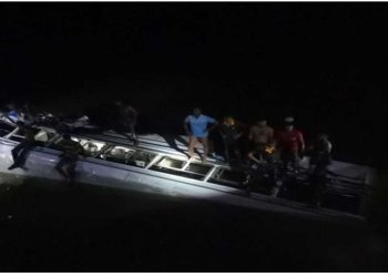 8 dead, several injured after bus collides and goes off bridge into river I Sri Lank Latest News