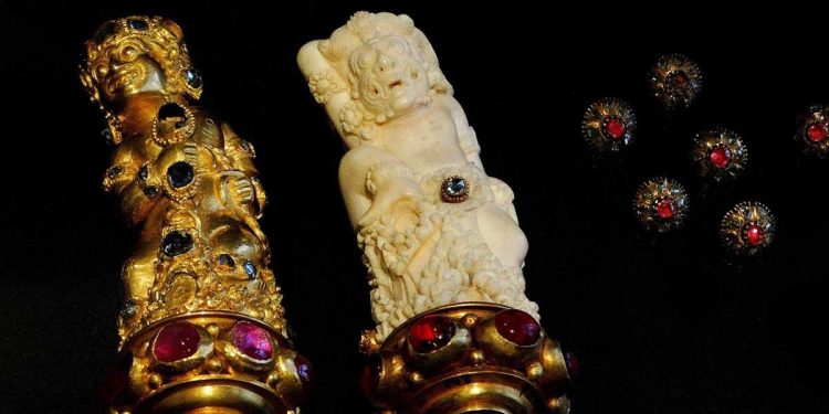 Netherlands to return nearly 500 looted objects to Indonesia and Sri Lanka I Sri Lanka Latest News