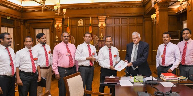 Ranil agrees to provide significant salary increase to doctors  I Sri Lanka Latest News