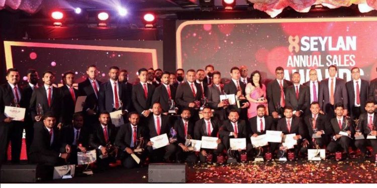 Seylan Bank honours exemplary performers at Seylan Annual Sales Awards 2022 I Sri Lanka Latest Business News