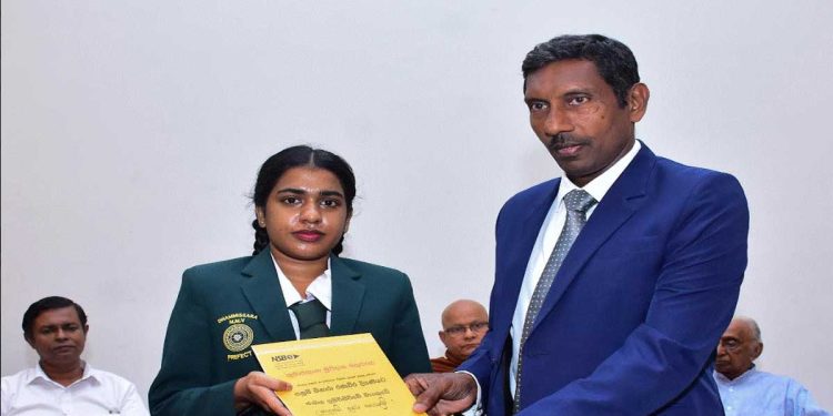 National Savings Bank continues to join the Kumaratunga Munidasa Sisuvarama Memorial Scholarship Award  I Sri Lanka Latest Business News