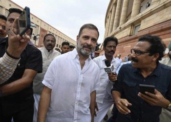 Rahul Gandhi returns to India’s parliament as court suspends defamation conviction  I Sri Lanka Latest News