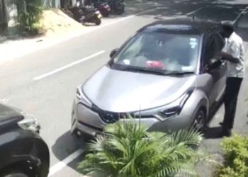 Side mirrors of former IGPs two vehicles parked outside the residence removed by rogues! I Sri Lanka Latest News