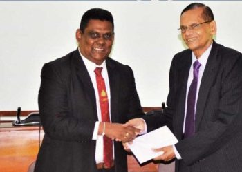 Credentials and other relevant documentation was handed over on Monday 21st August to Emeritus Professors of the University of Colombo by the Vice Chancellor at a simple ceremony at College House