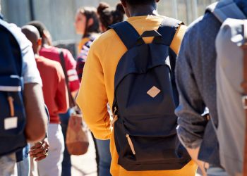 A school student’s neck was cut and his bag was stolen!  Student is in serious condition ! Sri Lanka Latest News