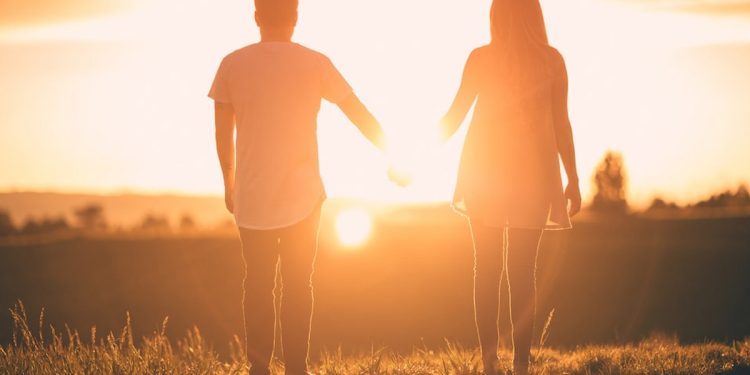 Computer Crime Division reports to Colombo Magistrate about investigation on nude photos of a celebrities daughter and boyfriend on WhatsApp being investigated I Sri Lanka Latest News