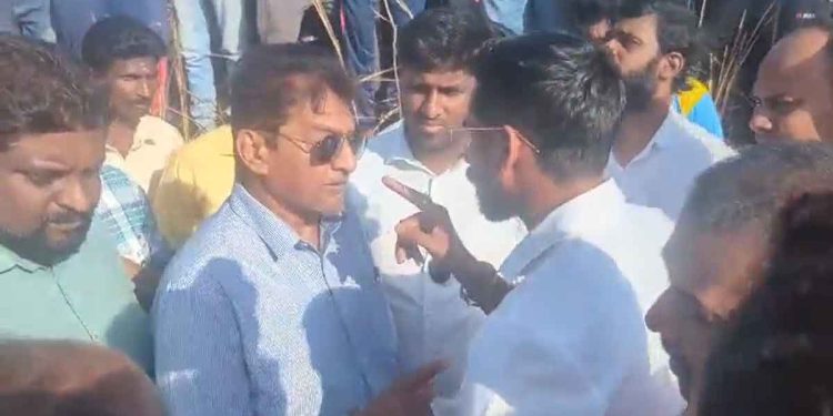 The manager did the right thing! Minister Thondaman and his armed guards behaved rudely!  Planters writes to President request a formal investigation! Sri Lanka Latest News