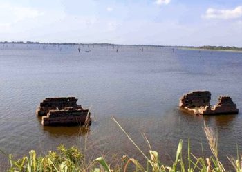Anuradapura Maha kanadarawa tank dries gradually : part of old Anuradapura,Trincomalee road surfaced I Sri Lanka Latest News